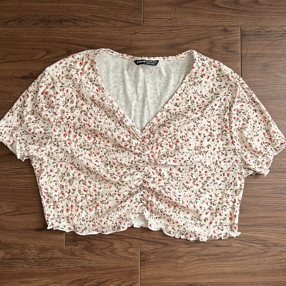 SHEIN Lettuce Trim Ribbed Ruched Front Floral Top